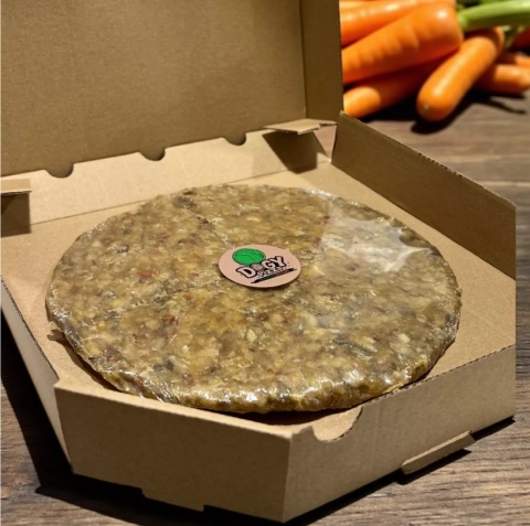 Naturalny gryzak dla psa w kształcie pizzy, królik z marchewką, DOGY